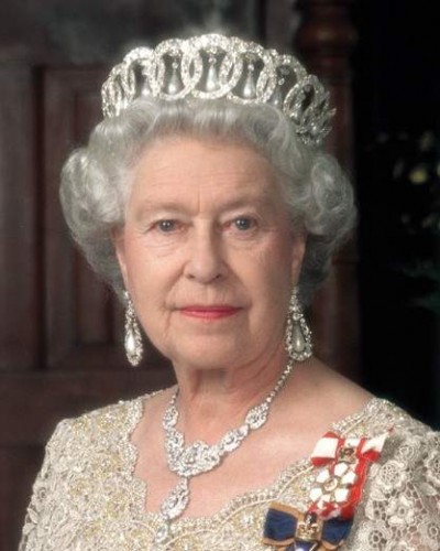 queen elizabeth wedding tiara. in fact Queen Elizabeth II