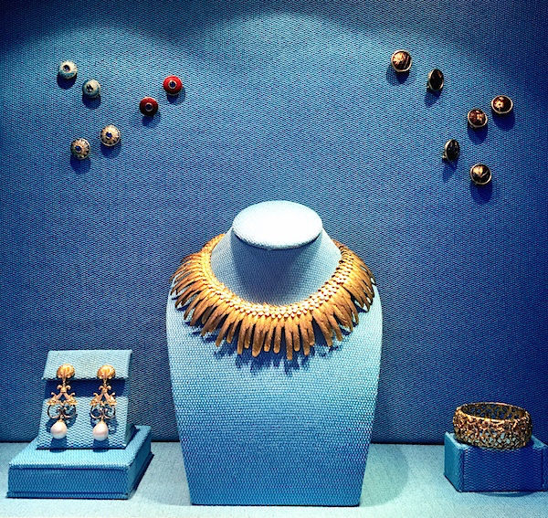 R. Simantov jewelry