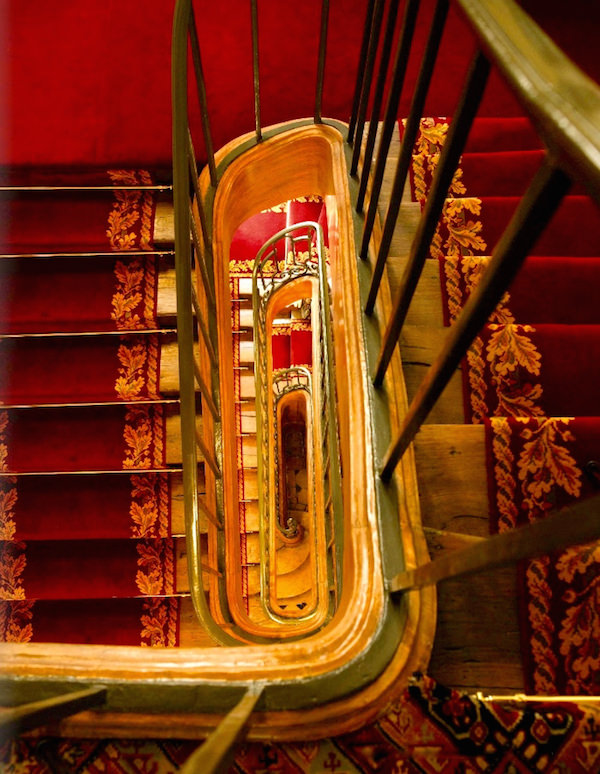 staircase-at-robert-de-balkany-paris-house