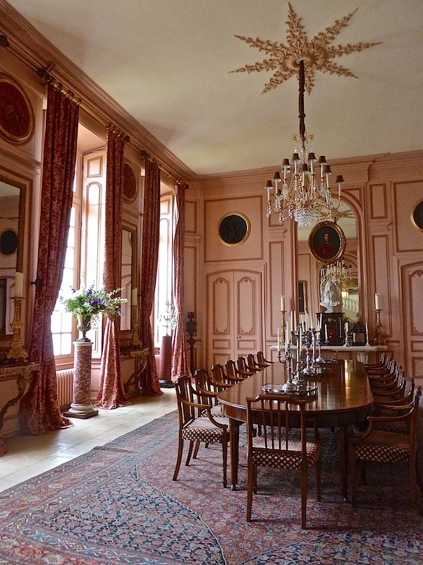 Tim Corrigan Chateau du Grand-Lucé dining room