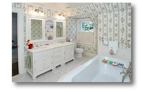 girls bath