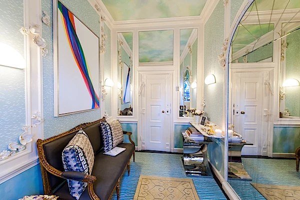 “Summer Solstice” lounge and powder room by Laura Krey/Laura Krey Design Holiday House NYC 2014