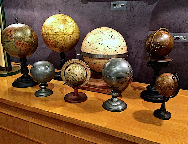 Maison Gerard globes