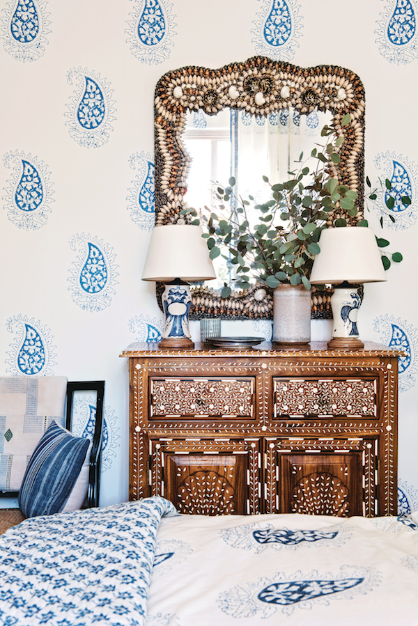 mark-d-sikes-beautiful-blue-and-white-bedroom