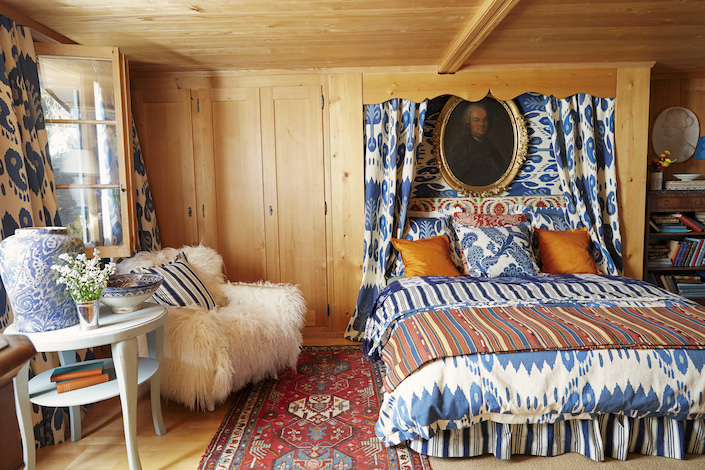 Michelle Nussbaumer Wanderlust bedroom in Gstaad