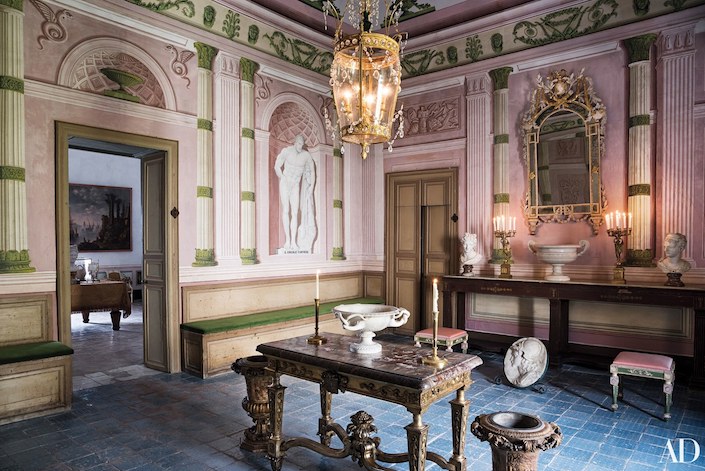 trompe l'oeil in Palazzo di Lorenzo Castelluccio, photo by Armando Rotoletti for AD