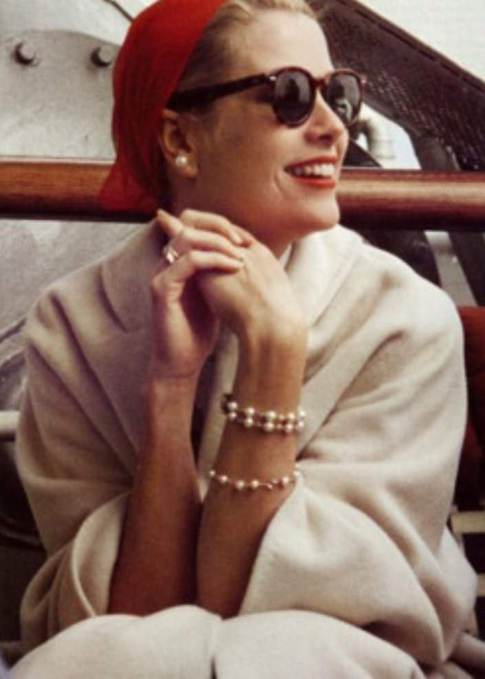 Grace Kelly in pearls