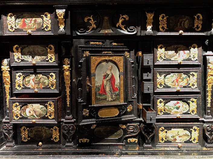 17th c, cabinet at Kunstkammer Georg Laue at TEFAF