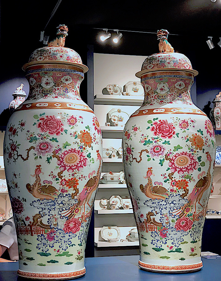 Qing dynasty Famille Rose vases from Jorge Welsh at TEFAF New York Fall 2017-1