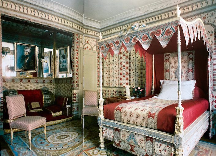 Mongiardino designed Parisian bedroom in Roomscapes