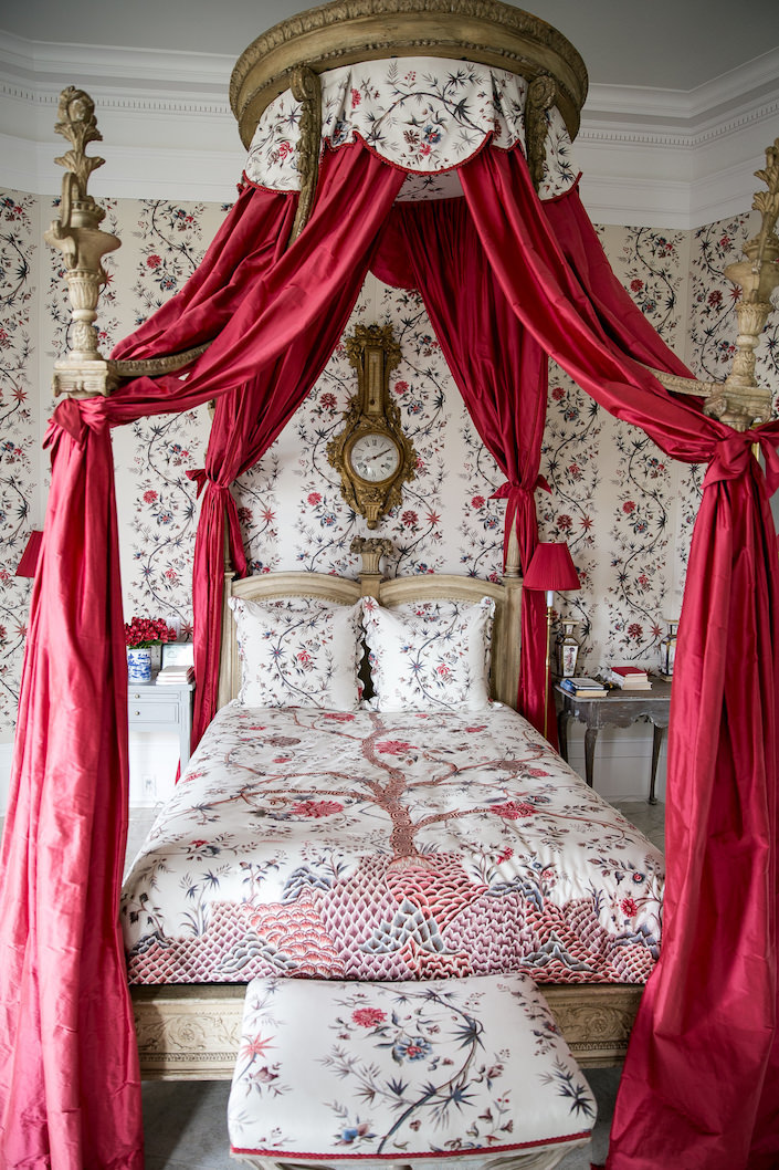 Carolyne Roehm in Charleston, bedroomw with Braquenie fabric