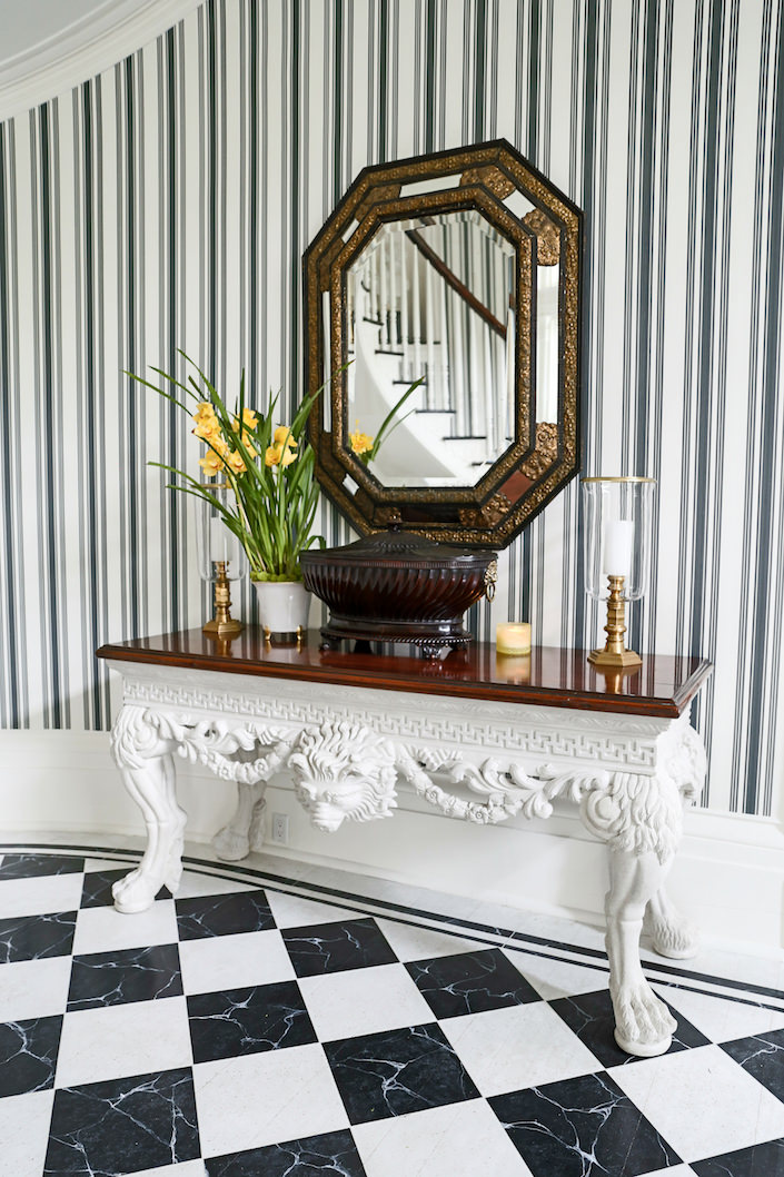 Farrow & Ball wallpaper in Carolyne Roehm Charleston home