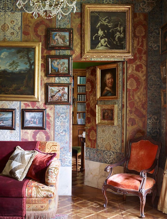 Living room with jib door by Studio Peregalli. photo Simon Upton for ELLE DECOR