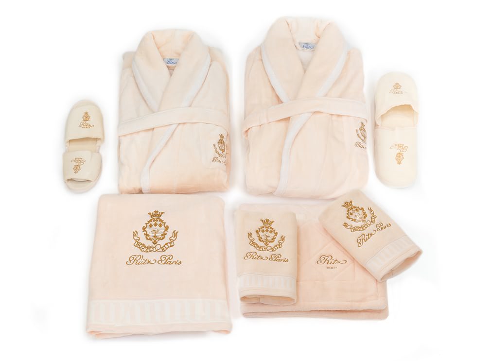 Ritz Paris bath linens in auction-1