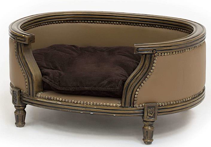 dog bed from the Ritz Paris auction-1