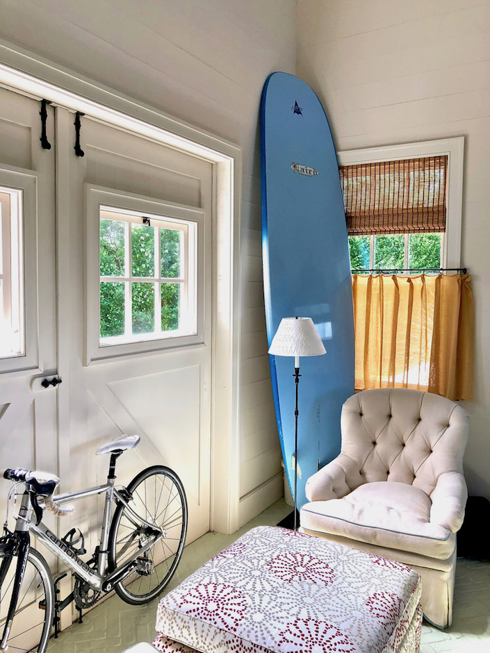 Nantucket family room barn doors