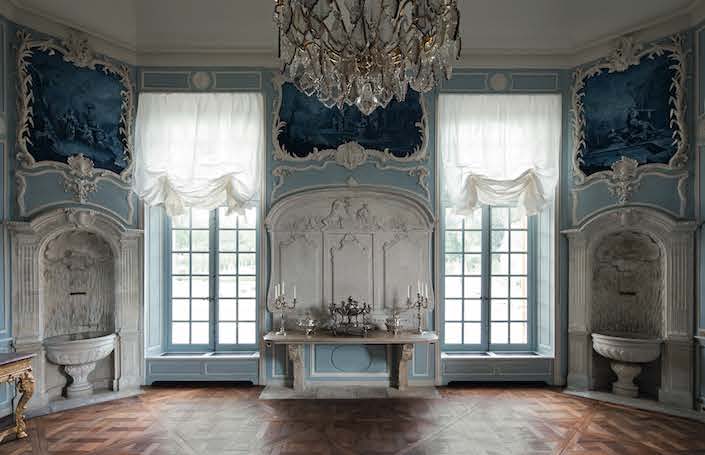 Chateau de Villette dining room