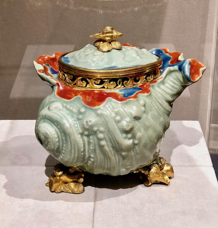 Galerie Kugel potpourri bowl at TEFAF New York Fall 2018