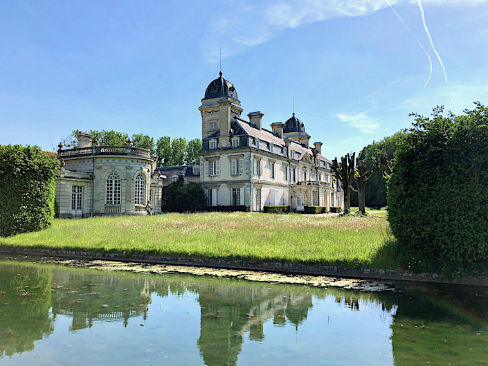 Timothy Corrigan Chateau de la Chevallerie