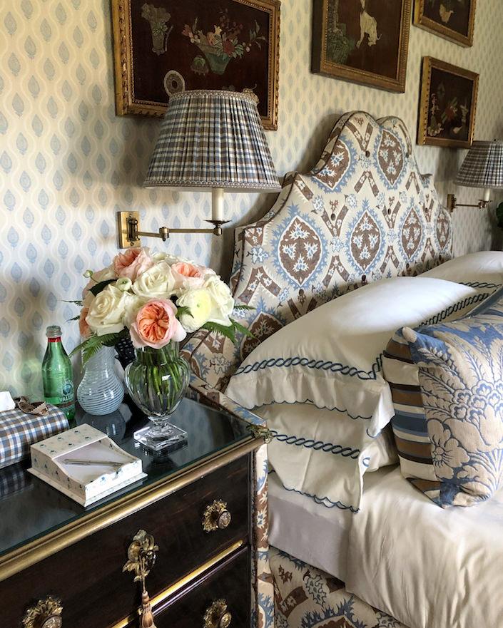 Alex Papachristidis Hamptons guest bedroom