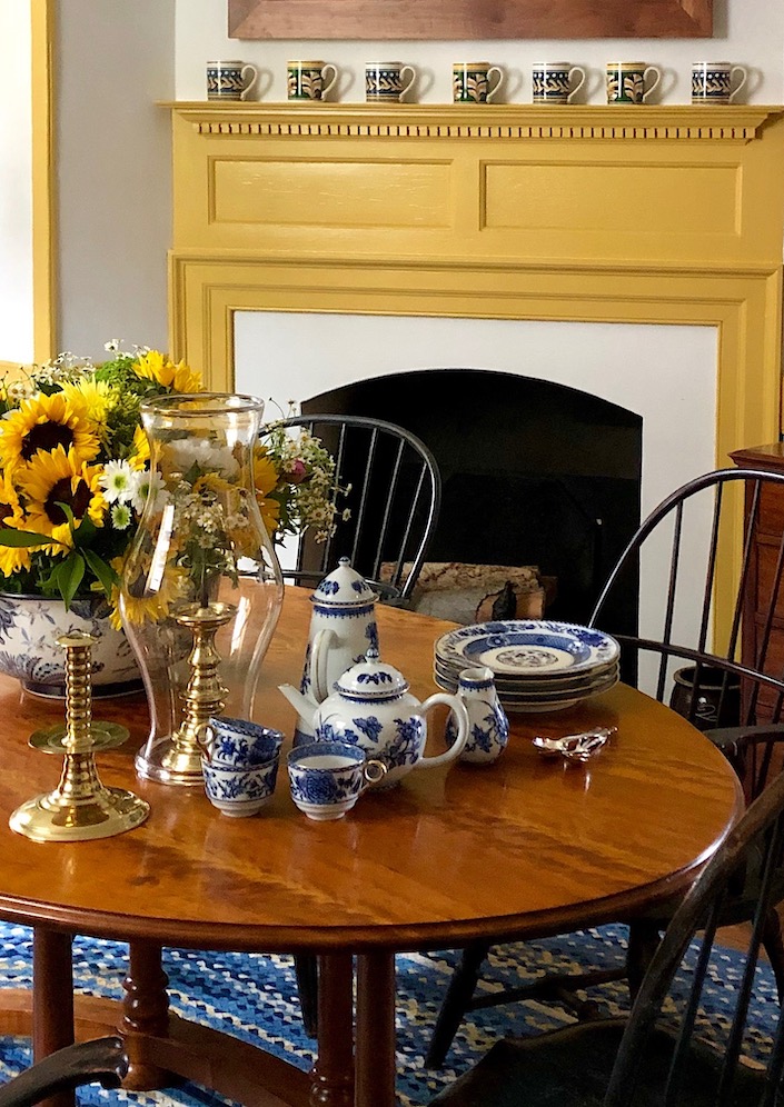 Williamsburg Imperial blue china by Mottahedeh in Anthony Baratta Colonial Williamsburg home