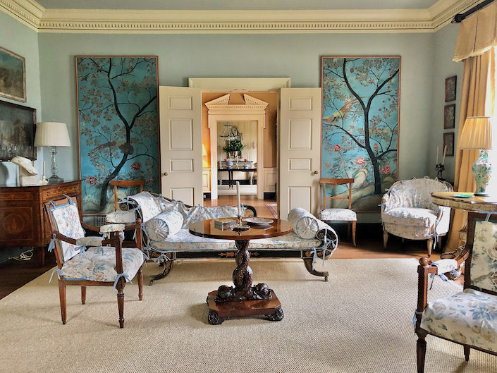 Suzanne Rheinstein living room via Quintessence