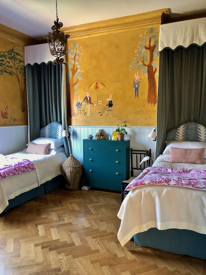Beata Heuman's girls bedroom via Quintessece