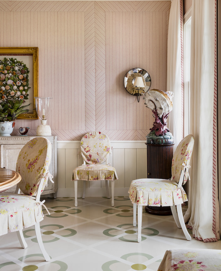 Markham Roberts Nantucket project dining room, photo by Nelson Hancock