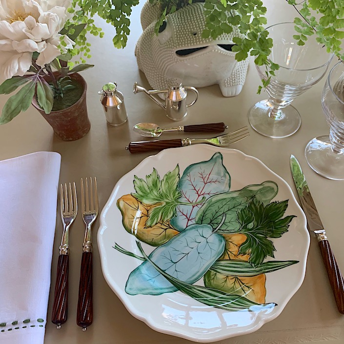 Daily Elegance Bunny garden dishes