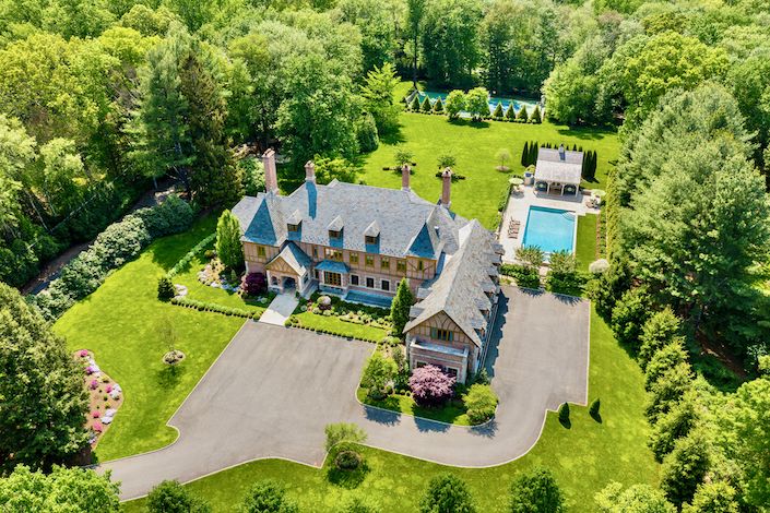 Luxury Portfolio Houlihan Lawrence listing via Quintessence