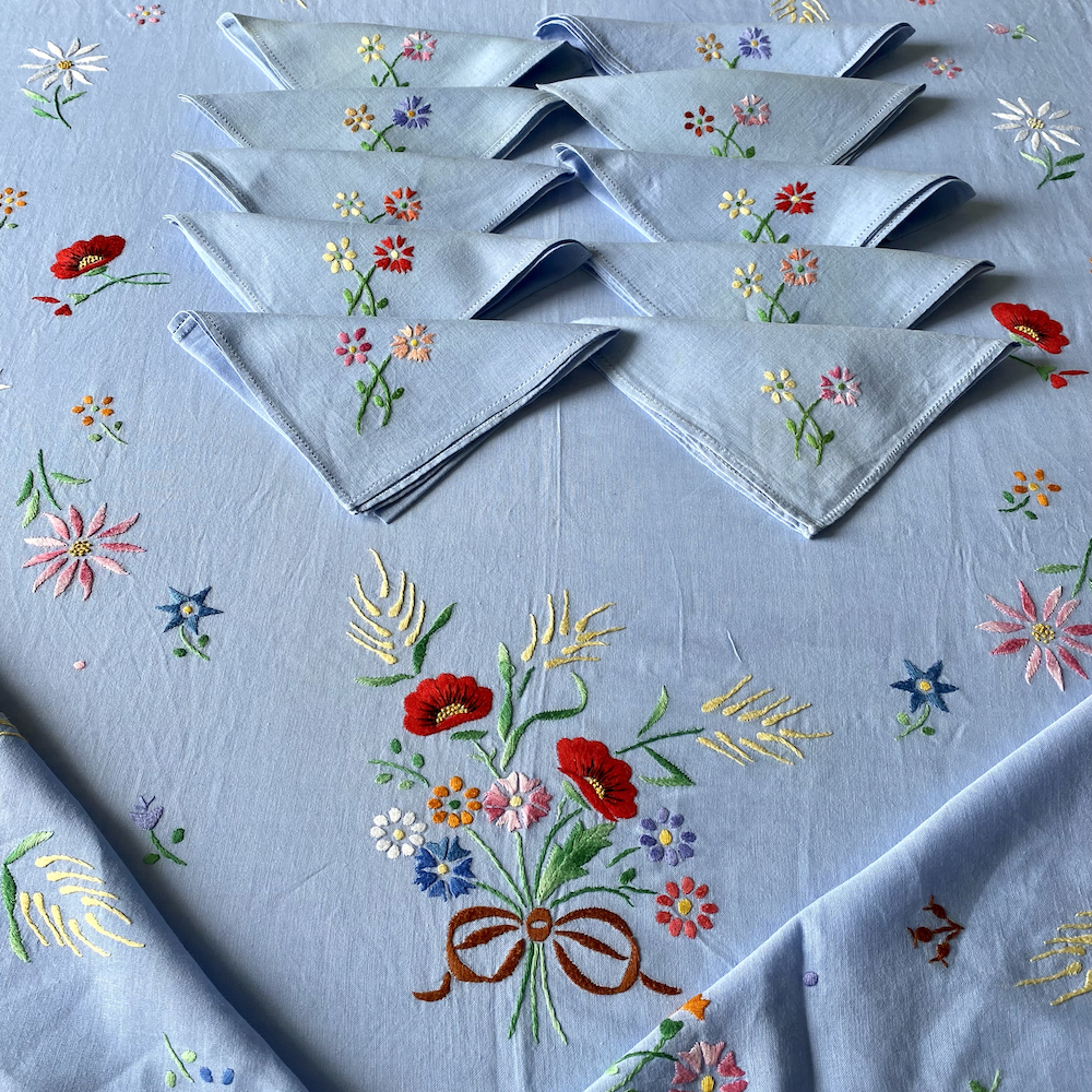 Vintage Italian Tablecloth and Napkins