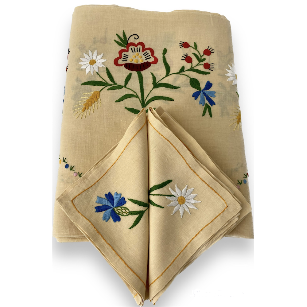 Vintage embroidered tablecloth set