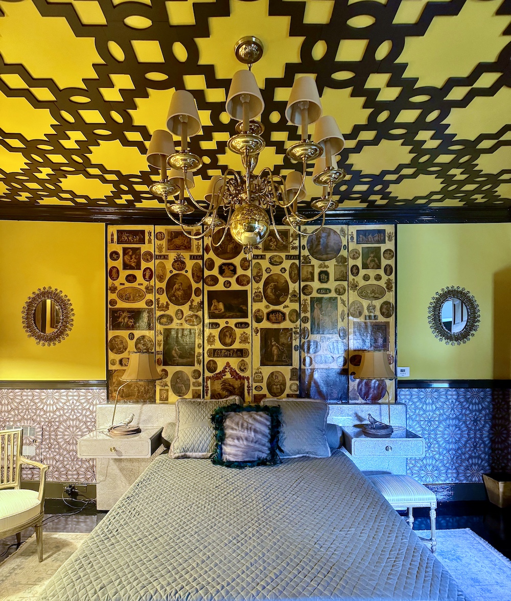guest bedroom in John Lyle Hudson Valley home via Quintessence