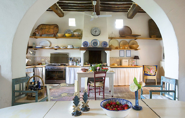 Camilla Guinness' Tuscan villa kitchen