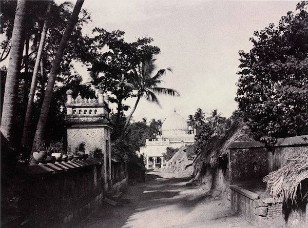 Linnaeus Tripe, Trichinopoly: Musjid of Nutter Owleah, from the Head of the Lane Leading to it