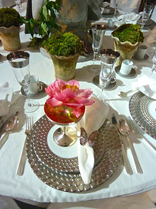 Carey Karlan table at the Red Cross Red & White Ball 2014 