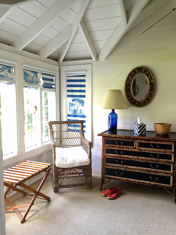 Cynthia Everets Nantucket house guest bedroom