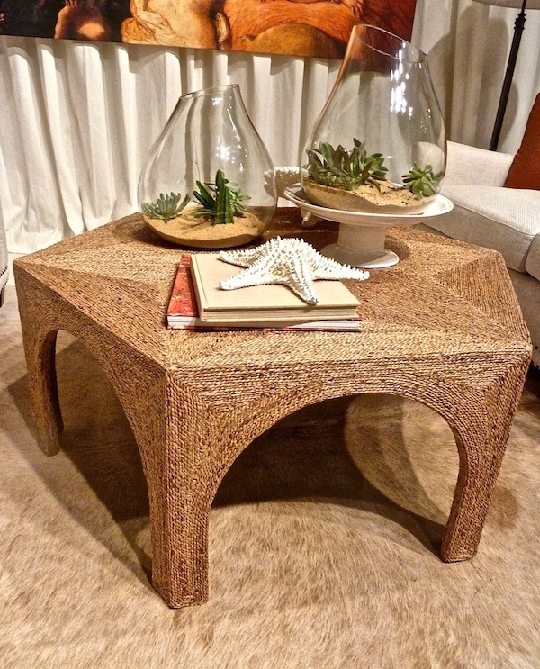 Florian cocktail table