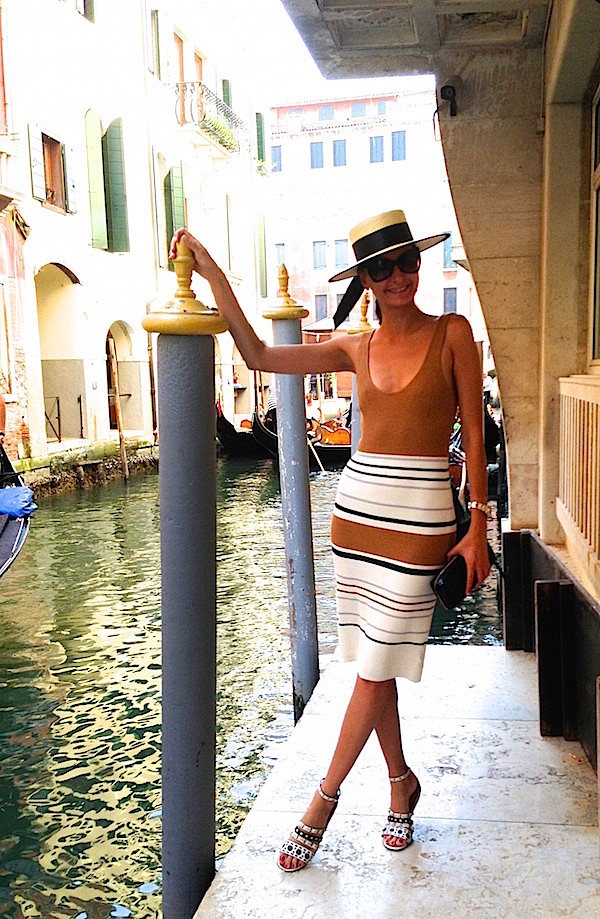 Giovanna Battaglia in straw gondolier hat W