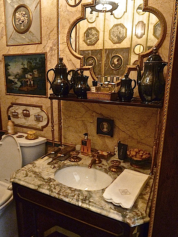 Howard Slatkin powder room