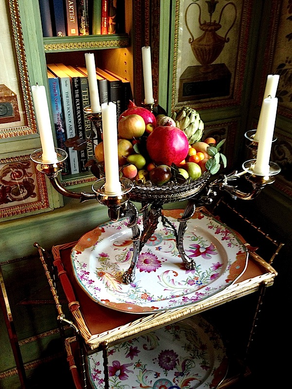 Howard Slatkin vignette in dining room