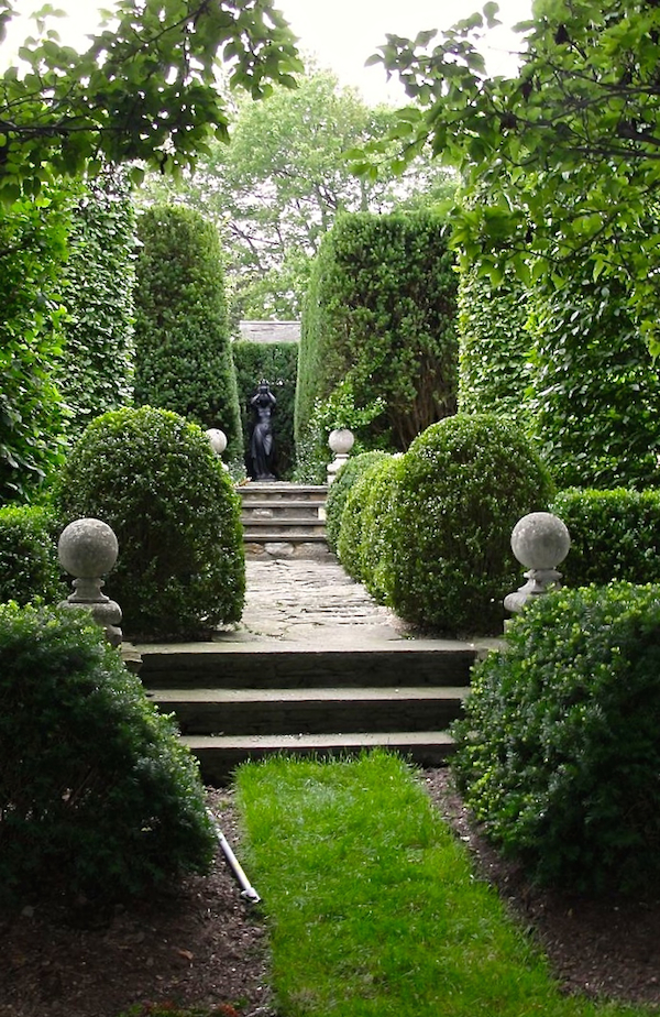 Oscar de la Renta Connecticut garden