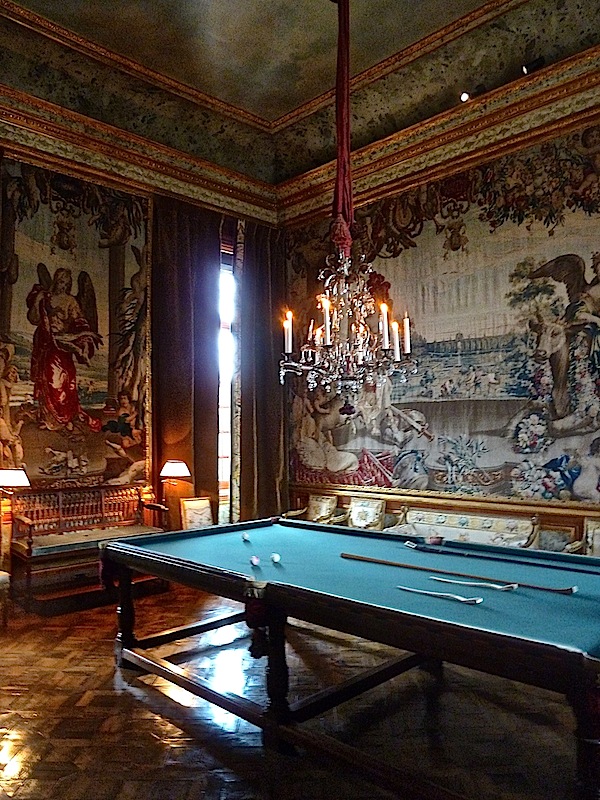 Pool room at Champ de Bataille