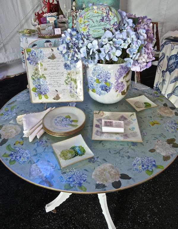 Leslie Linsley table at A Perfect Setting at the Nantucket Antiques Show