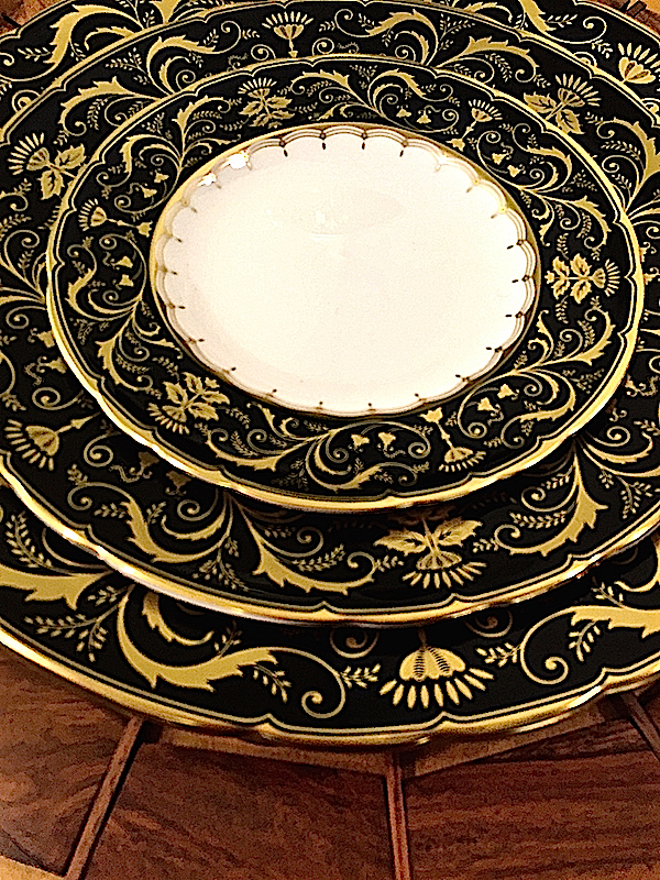 Royal Crown Derby Darley Abbey Black & Gold tabletop fall 2015