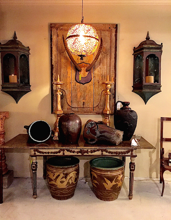 antique and artisan vignette