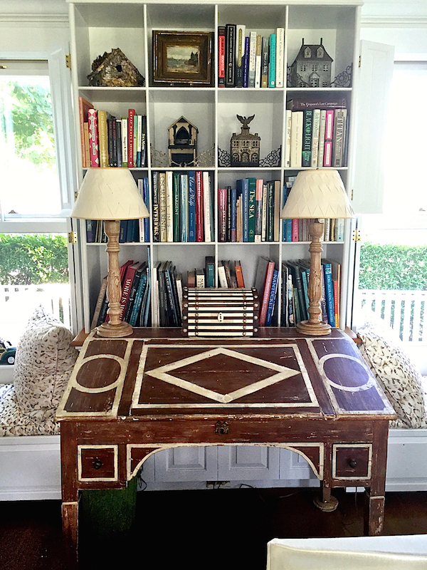 desk at Cynthia Everets Nantucket house