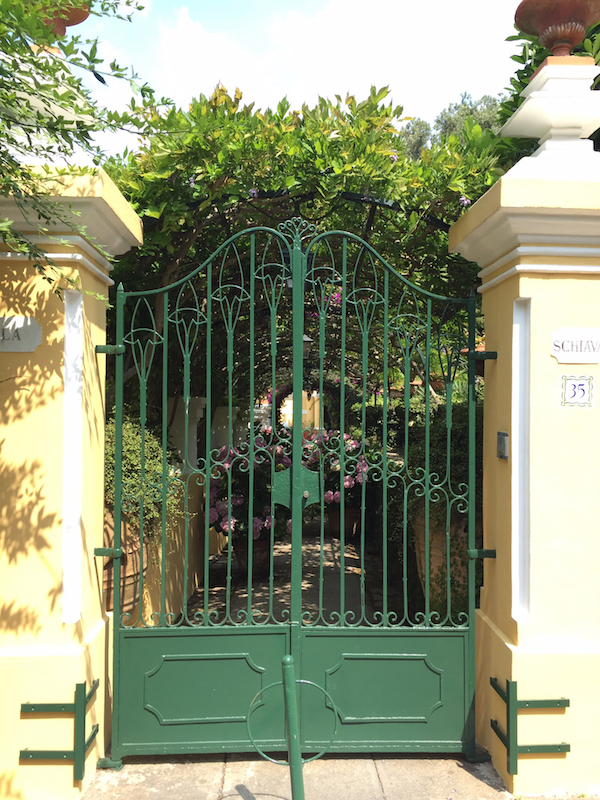 door in Capri, photo by Max Sinsteden