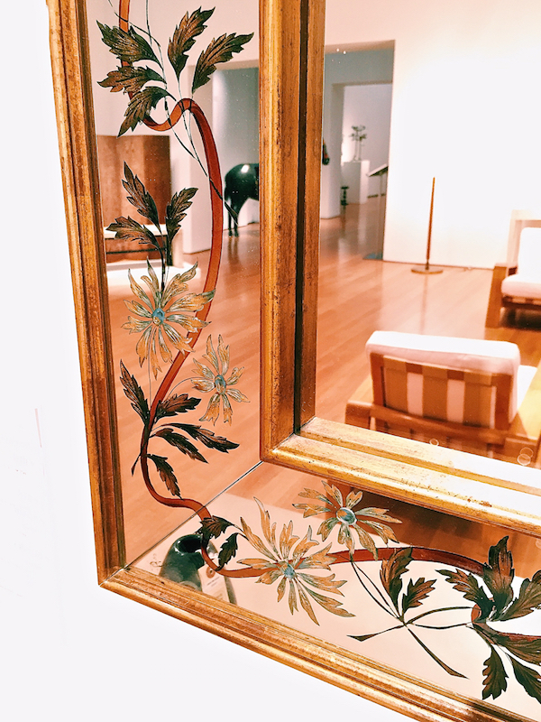 verre églomisé mirror detail