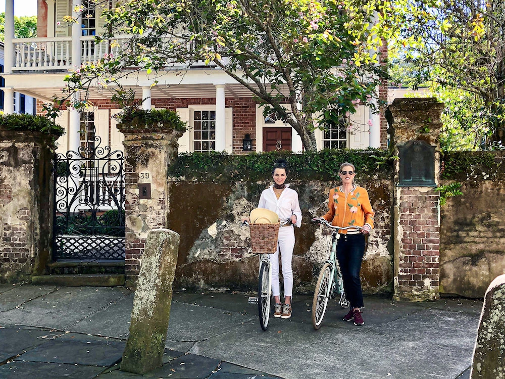 Jill Sharpe Weeks y Susanna Salk desde casa con estilistas y creadores de tendencias, foto de Stacy Beaux